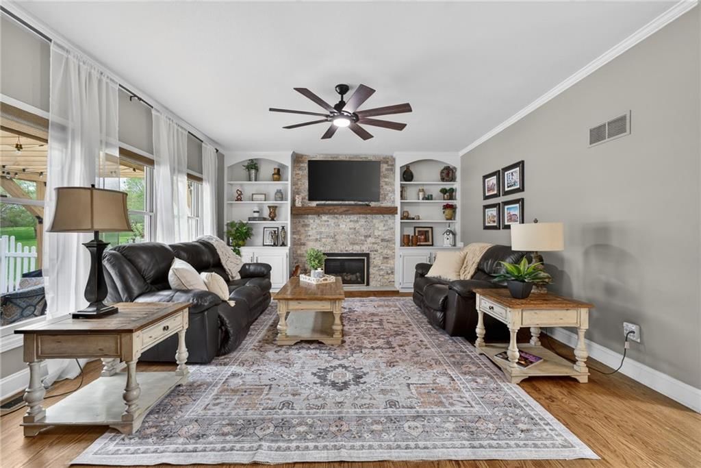 905 Florence Avenue — photo 22