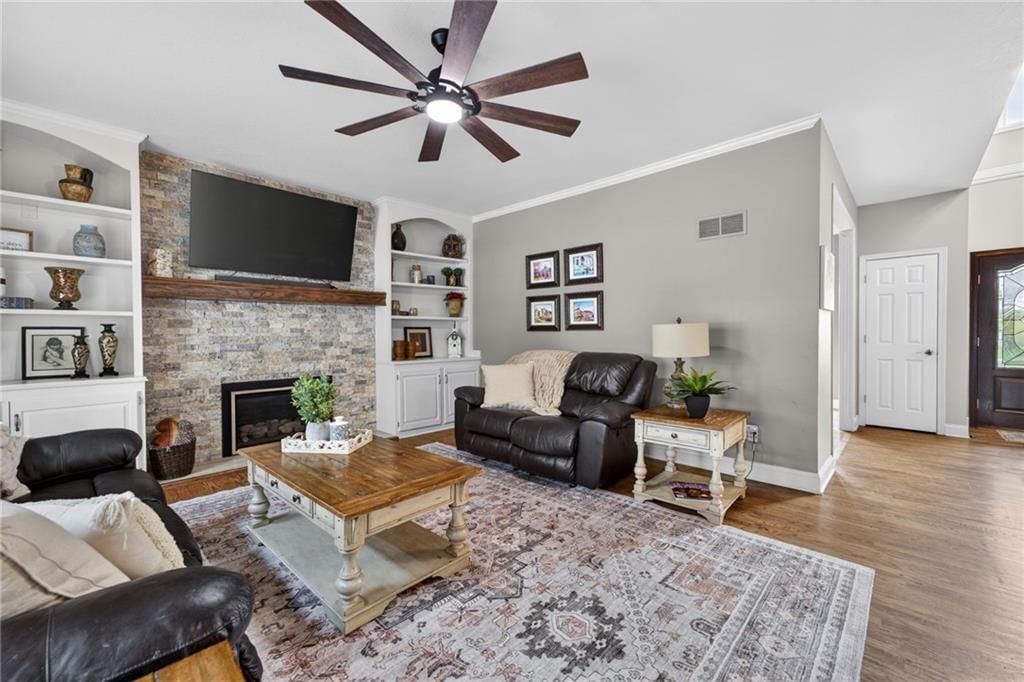 905 Florence Avenue — photo 24