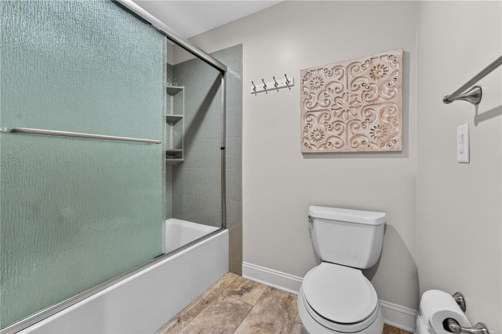 905 Florence Avenue — photo 38