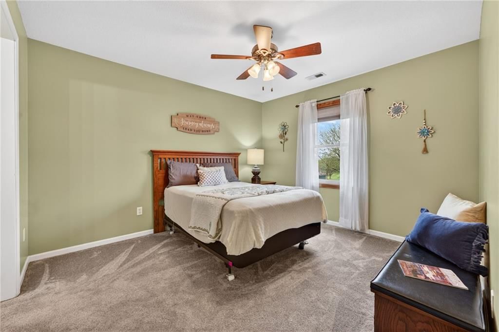 905 Florence Avenue — photo 39
