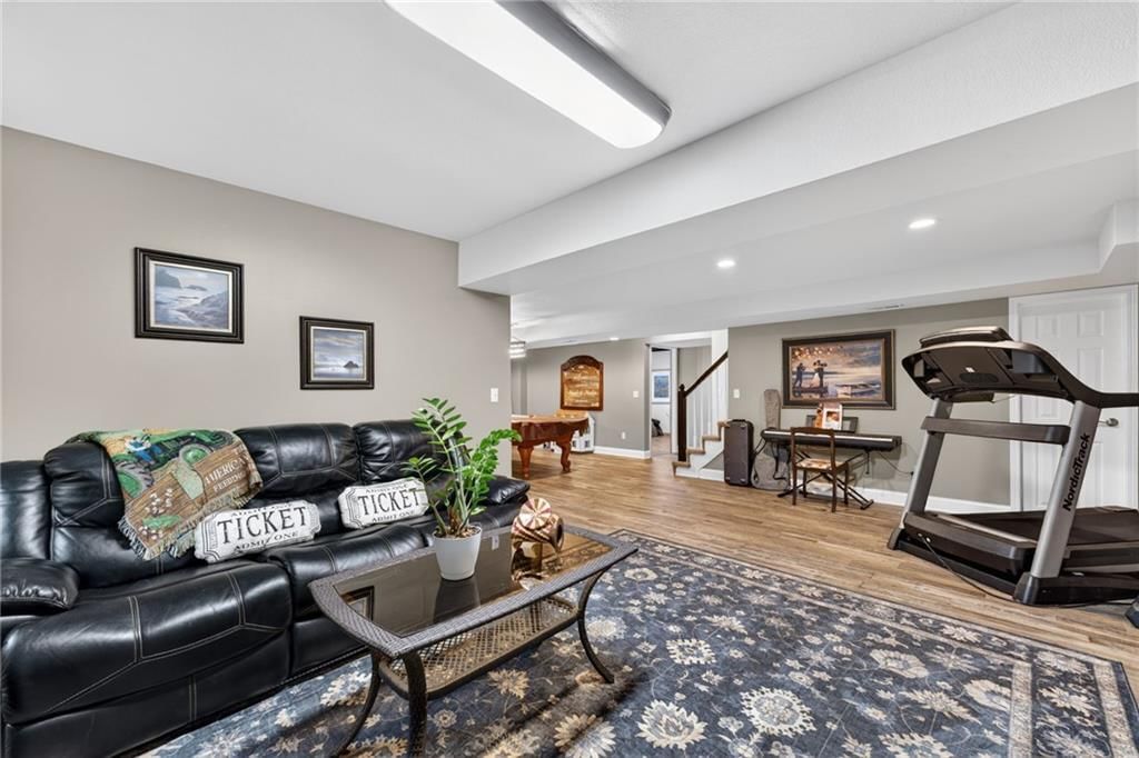 905 Florence Avenue — photo 49