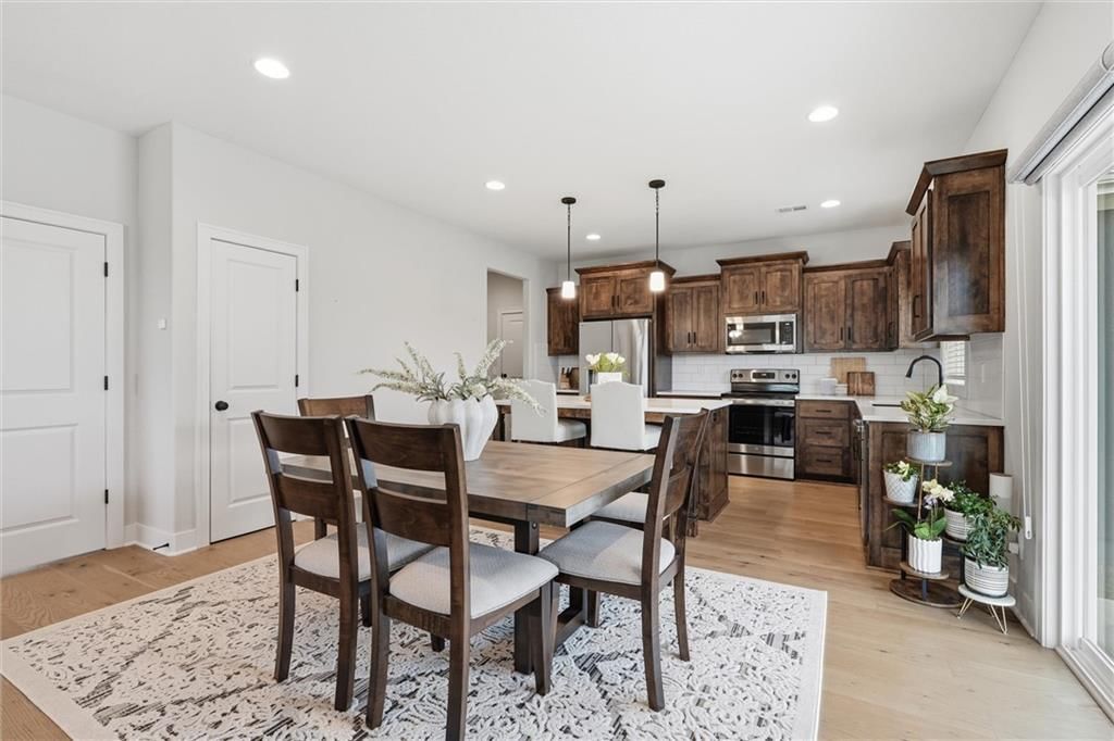 16872 W 164th Terrace — photo 8