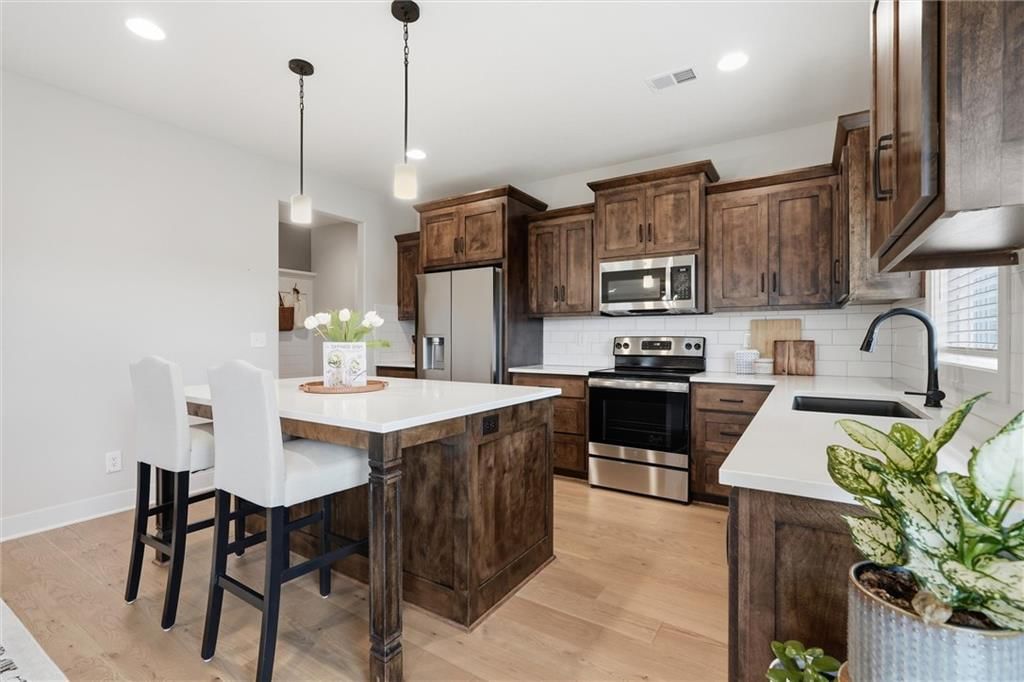 16872 W 164th Terrace — photo 9