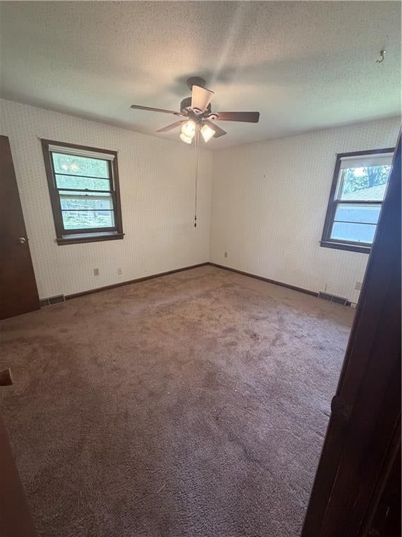 Photo 7 of 22 - 2607 NW Powderhorn Drive, Kansas City, MO 64154
