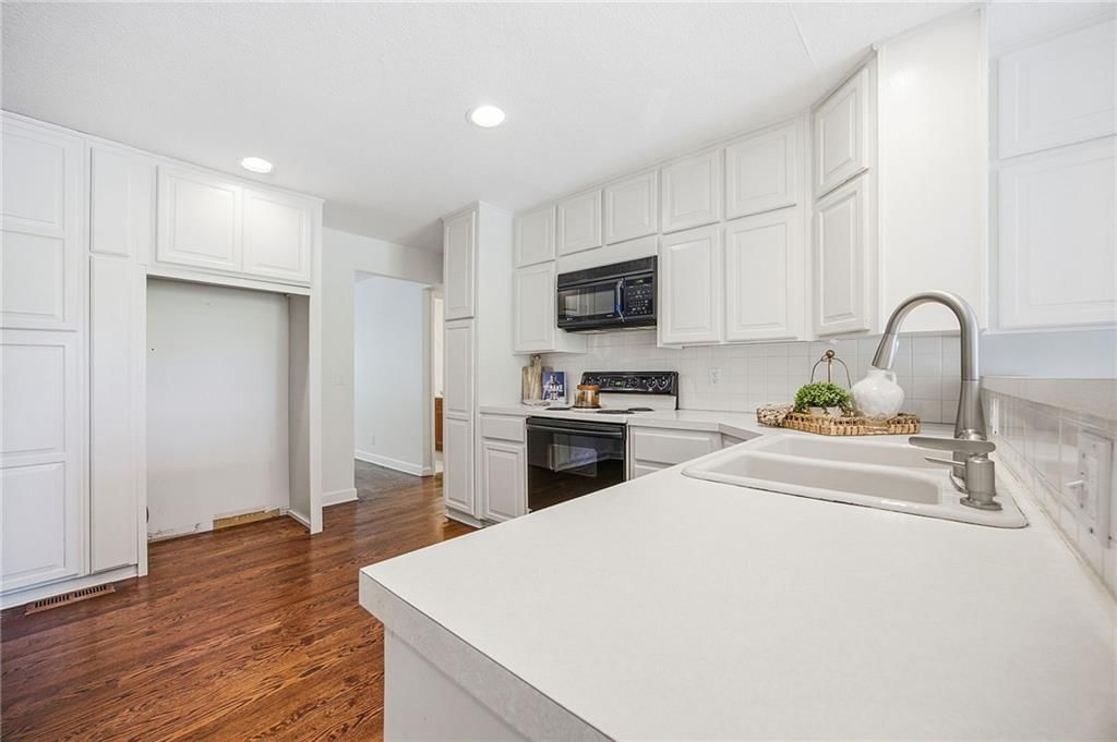 9348 Hardy Drive — photo 16