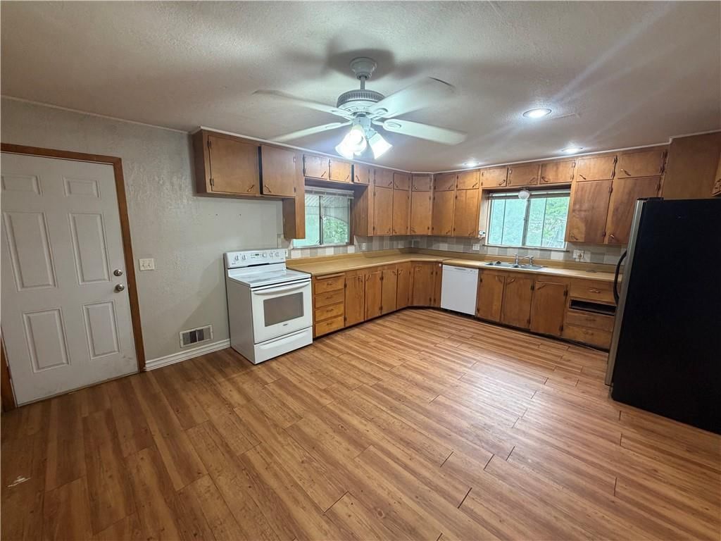 918 S Liberty Street — photo 8
