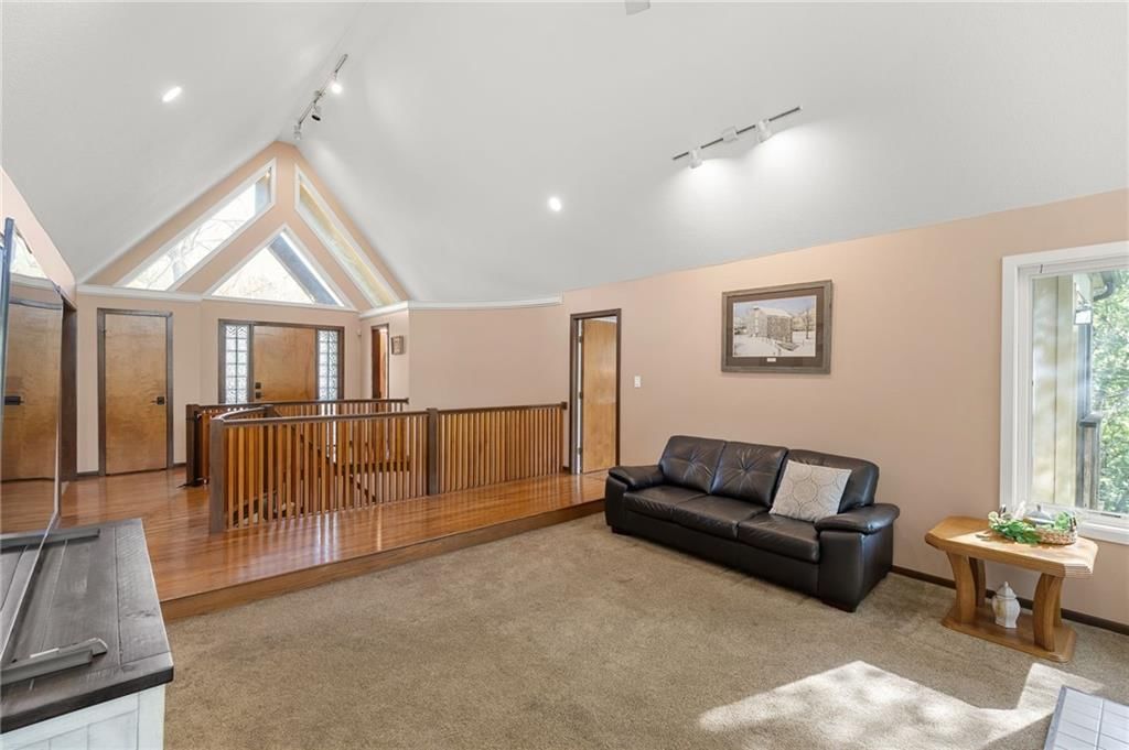 7206 Larson Avenue — photo 17