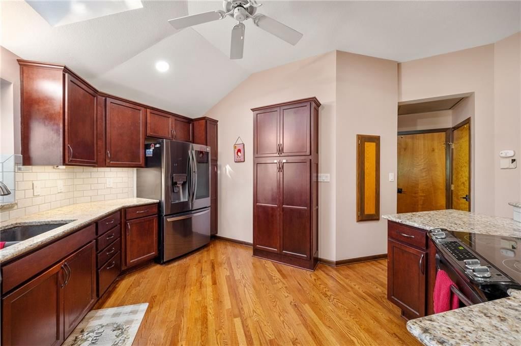7206 Larson Avenue — photo 24