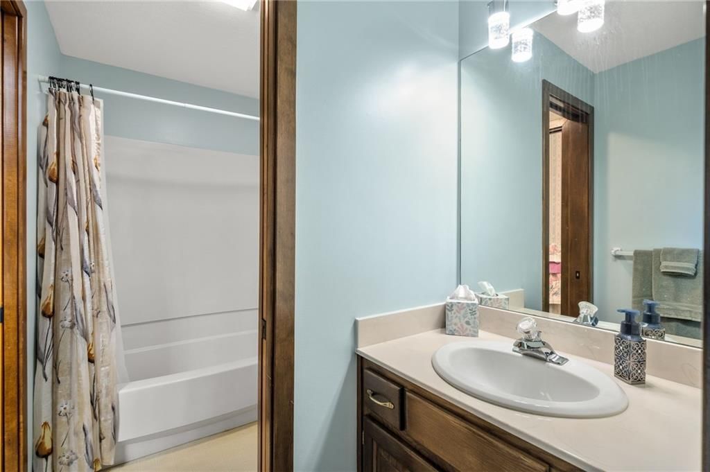 7206 Larson Avenue — photo 46