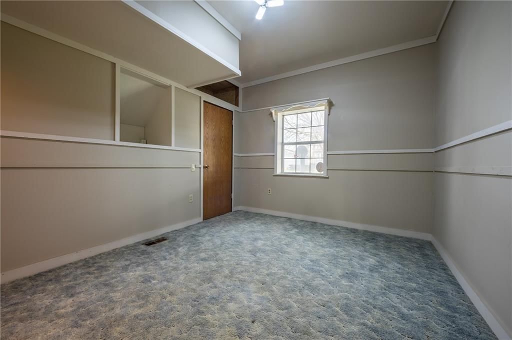 215 W 1st Street — photo 8