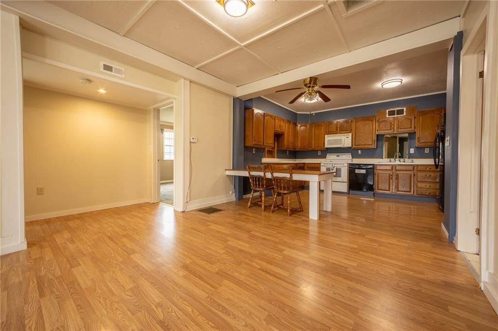 215 W 1st Street — photo 10