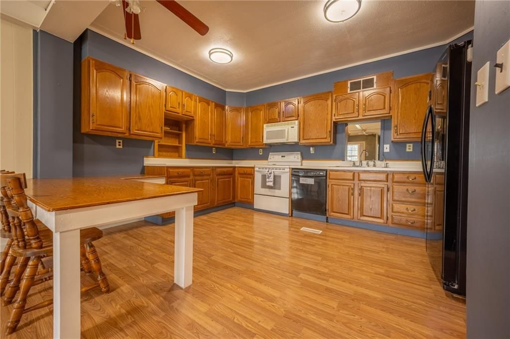 215 W 1st Street — photo 11