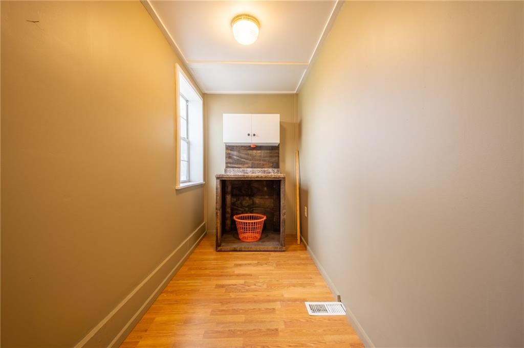 215 W 1st Street — photo 22