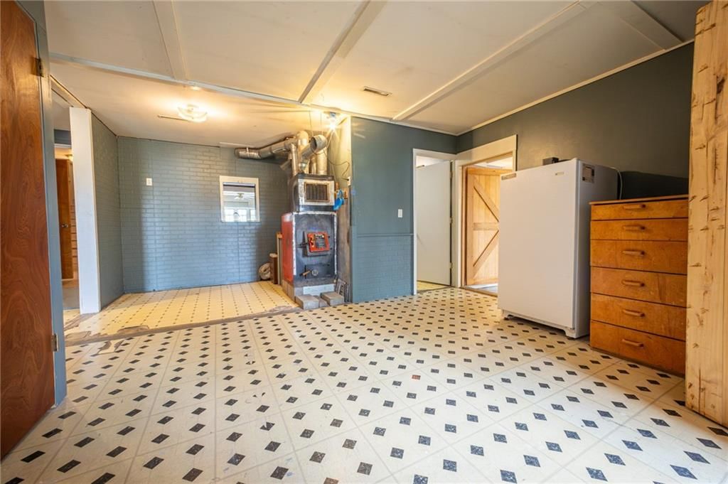 215 W 1st Street — photo 25
