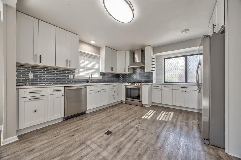 8940 Nall Avenue — photo 13