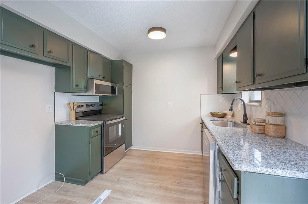 107 Baker Street — photo 13