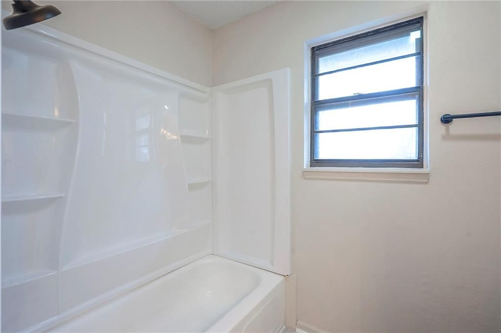 107 Baker Street — photo 17