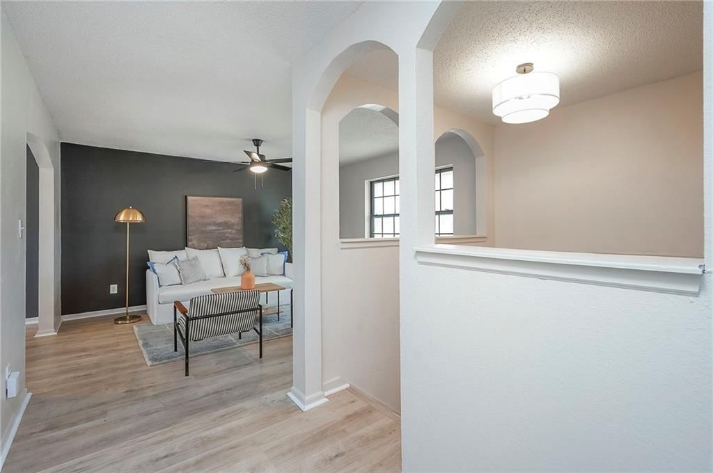 107 Baker Street — photo 36