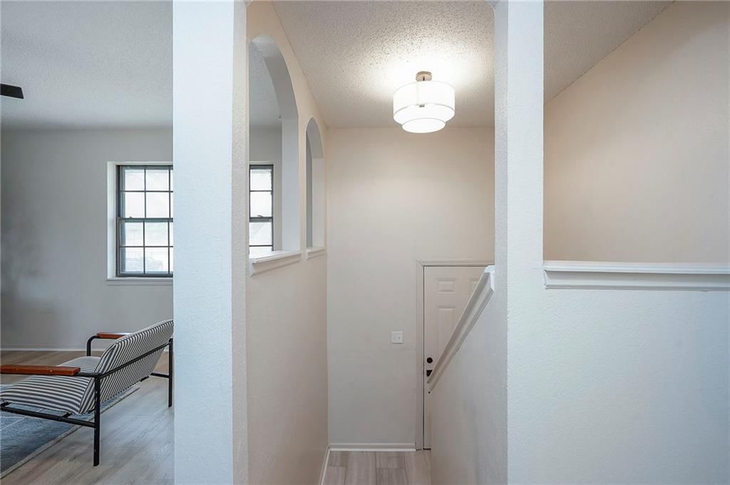 107 Baker Street — photo 37