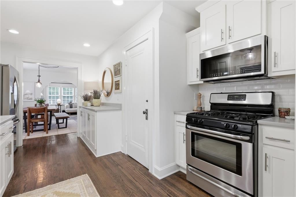 322 E 70th Terrace — photo 12