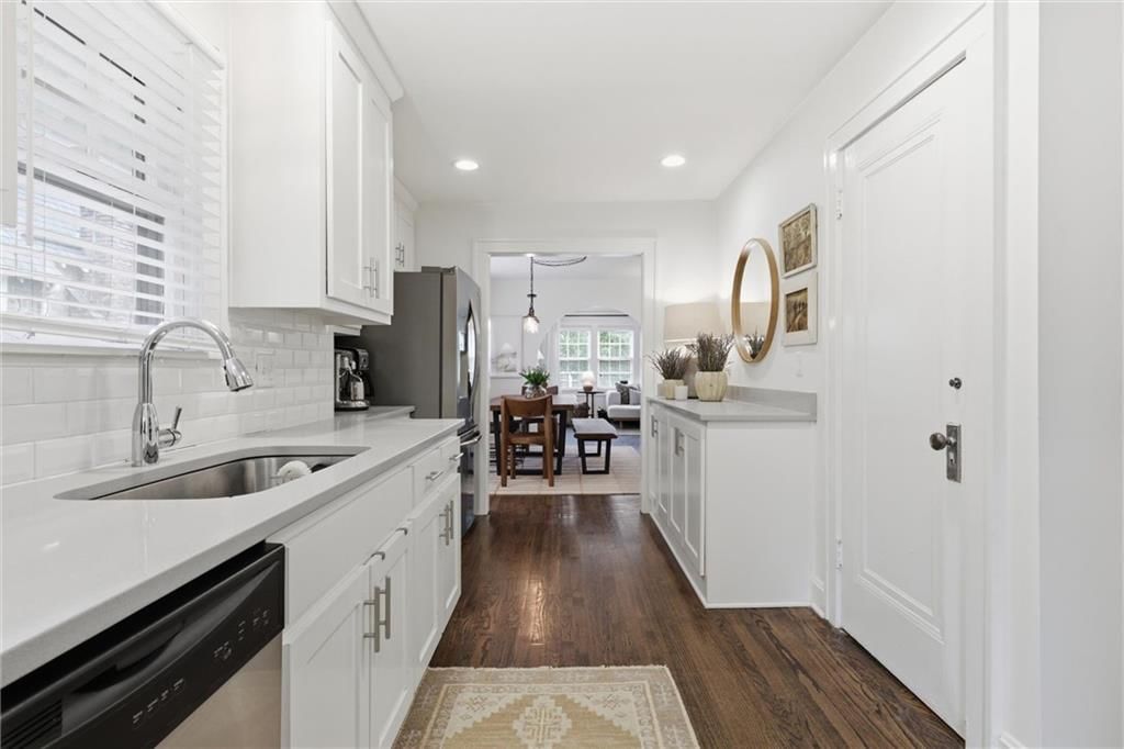 322 E 70th Terrace — photo 13