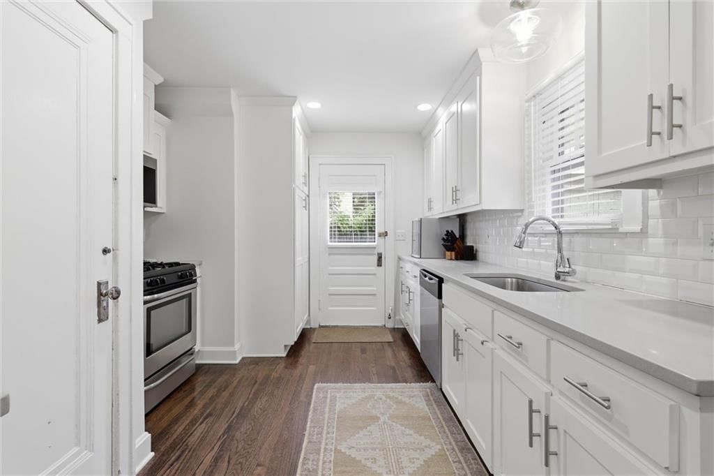 322 E 70th Terrace — photo 30