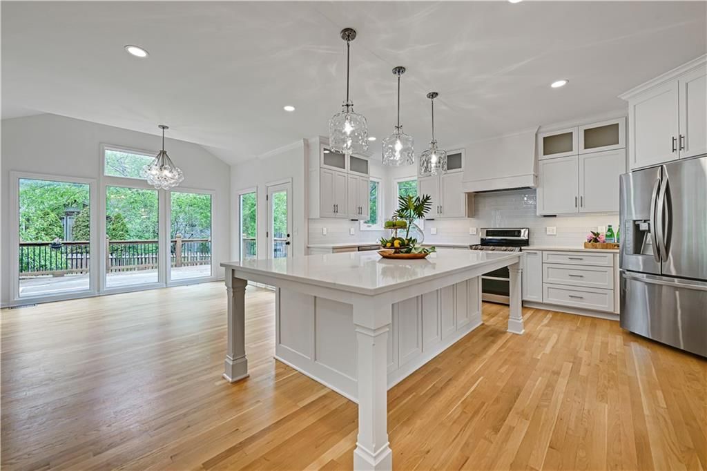 21528 W 99th Street — photo 3
