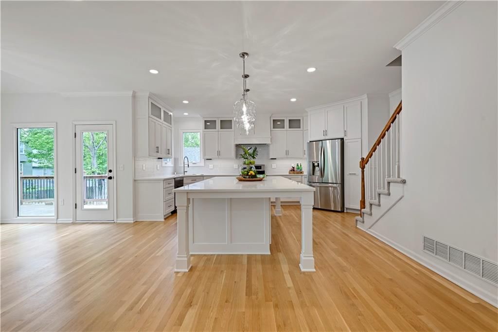 21528 W 99th Street — photo 8