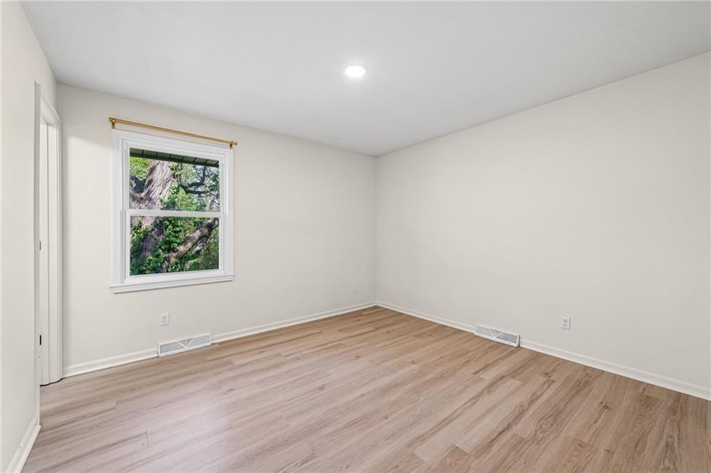 5612 Cambridge Avenue — photo 10