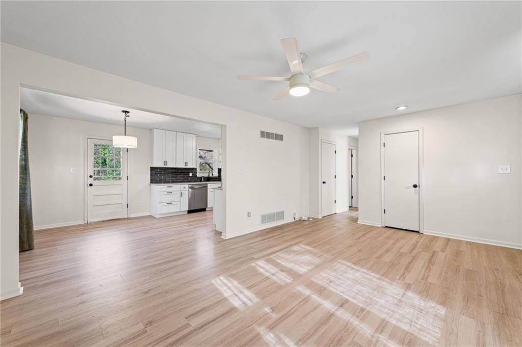 5612 Cambridge Avenue — photo 11