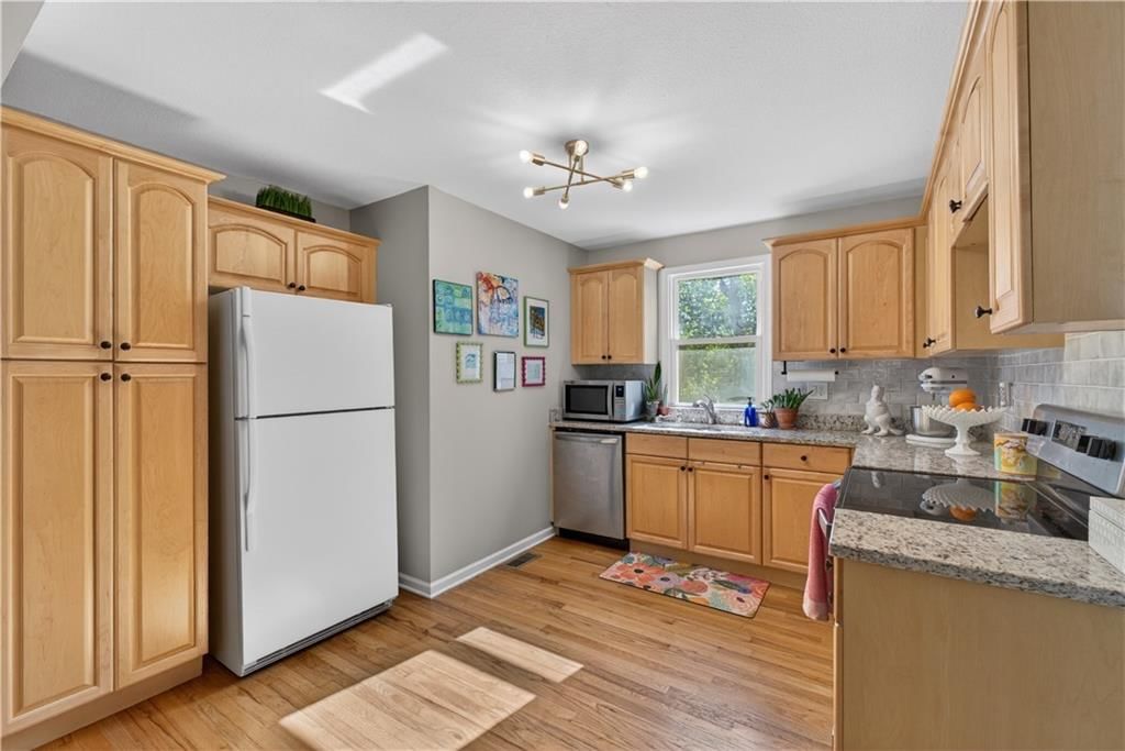 8924 Hardy Street — photo 14