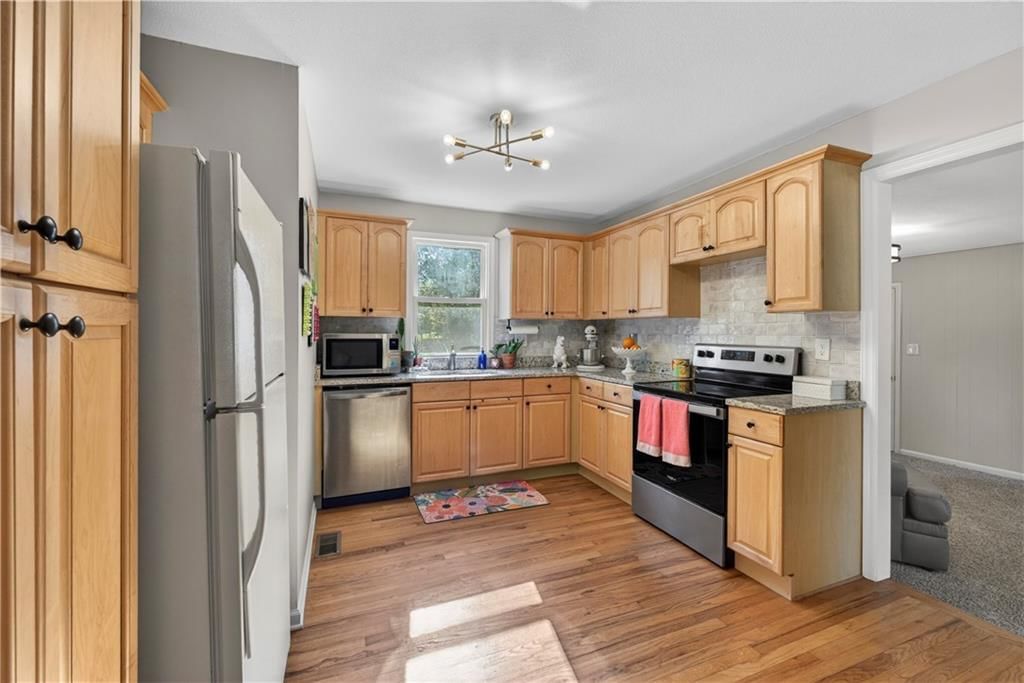 8924 Hardy Street — photo 15
