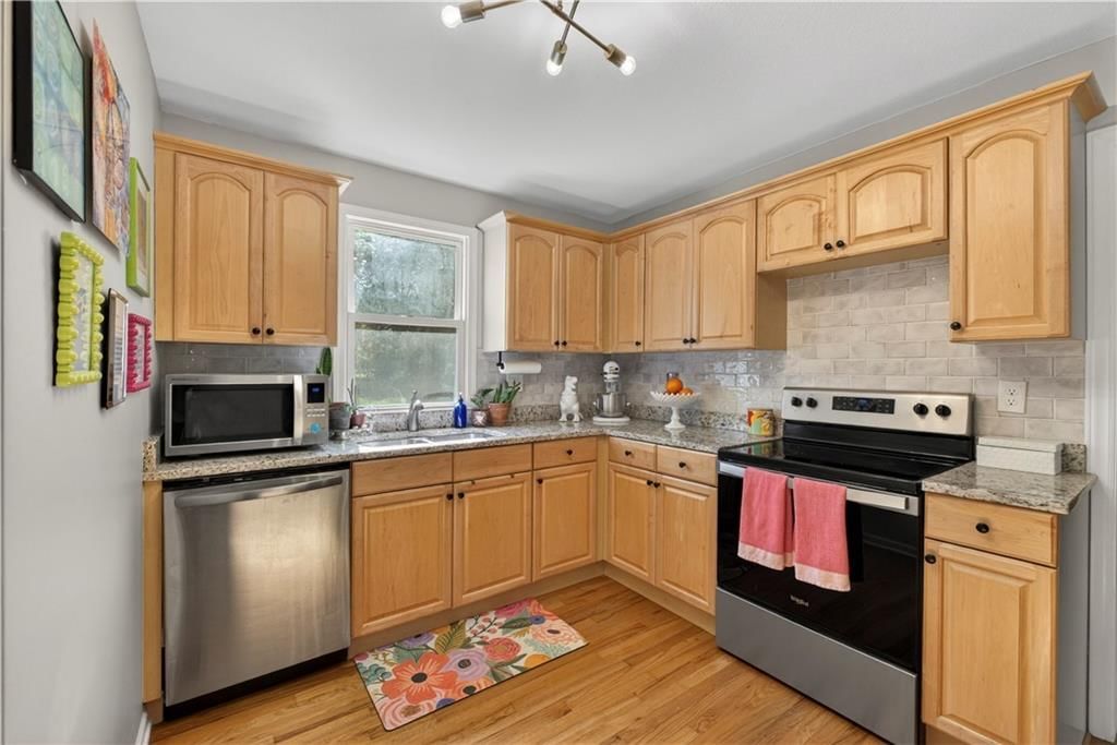 8924 Hardy Street — photo 16