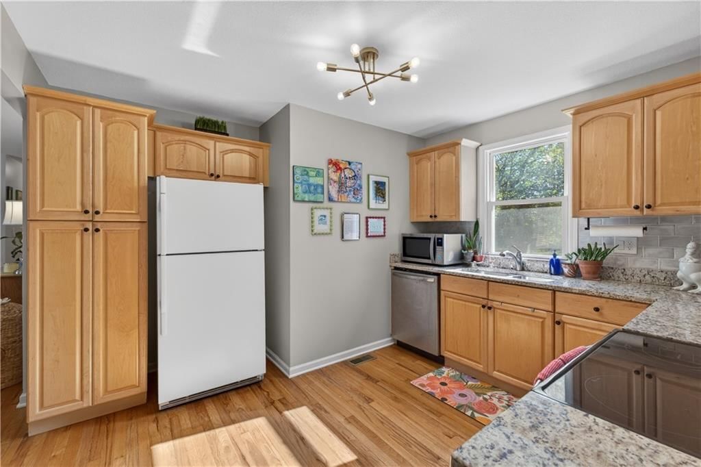 8924 Hardy Street — photo 17