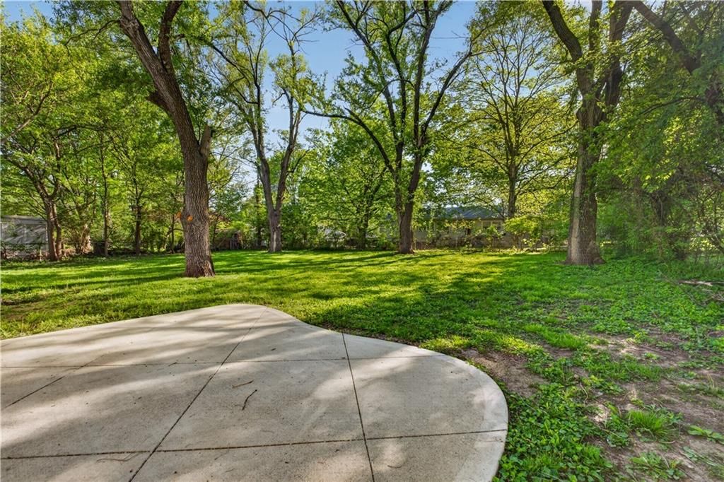 8924 Hardy Street — photo 33