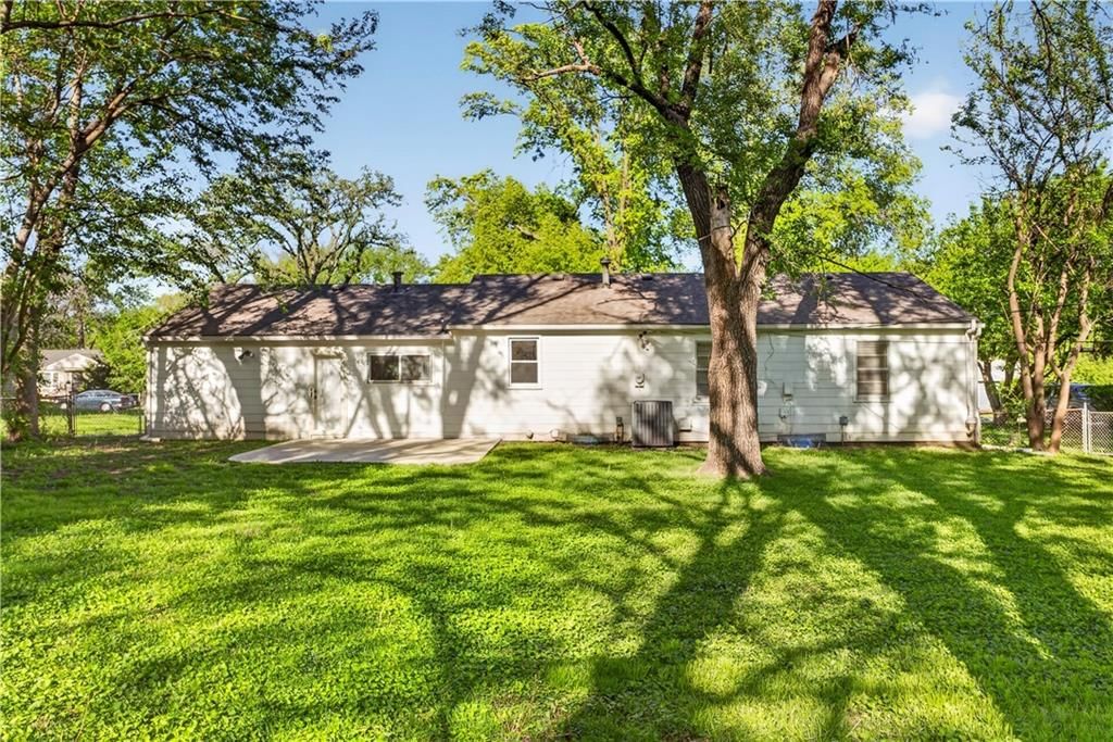 8924 Hardy Street — photo 37