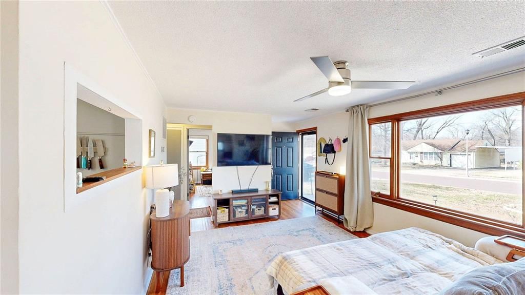 7709 Robinson Street — photo 16