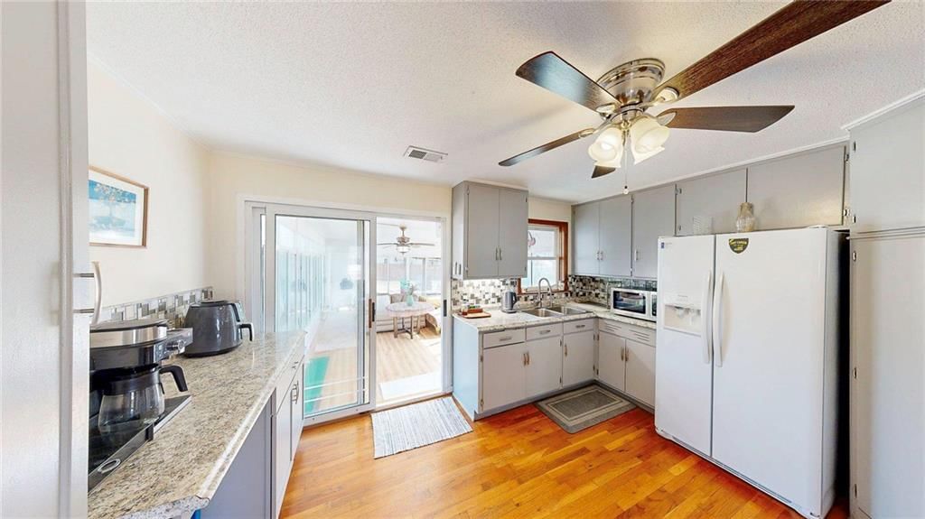 7709 Robinson Street — photo 18