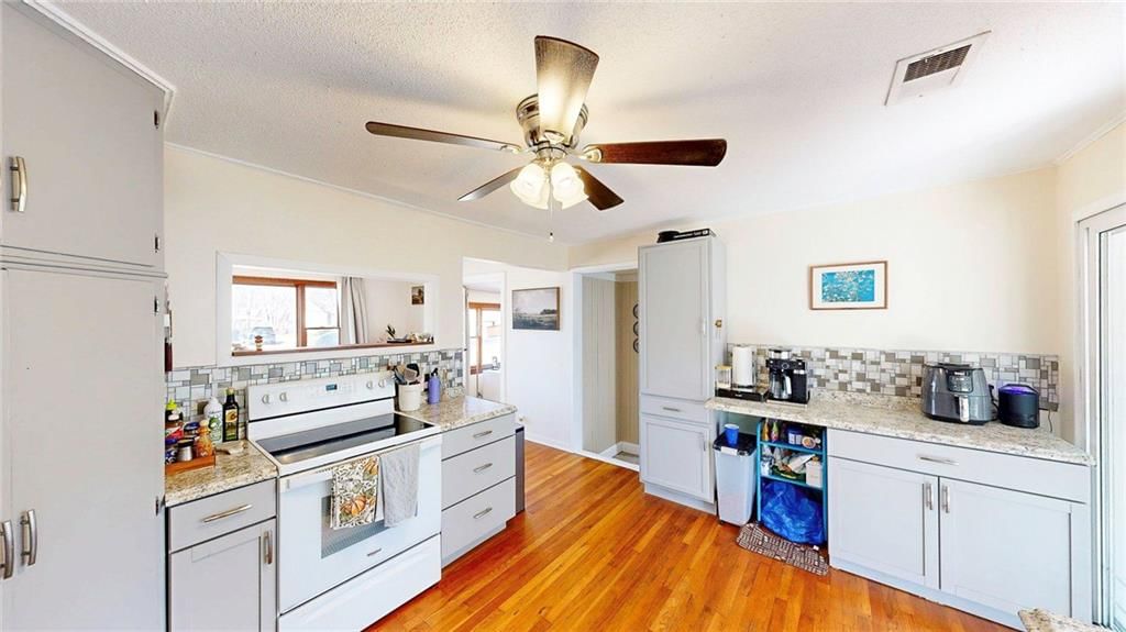 7709 Robinson Street — photo 19