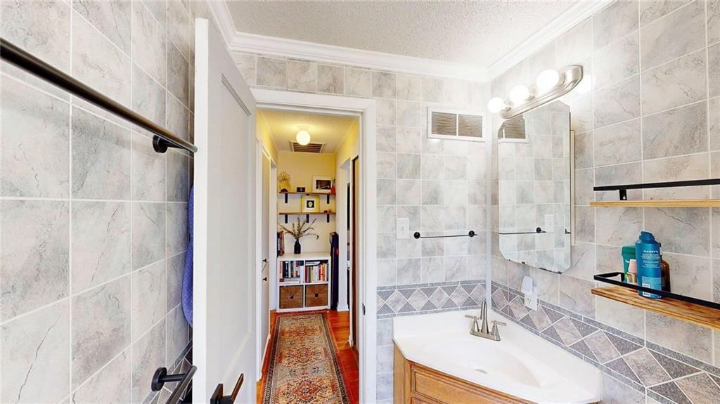 7709 Robinson Street — photo 28