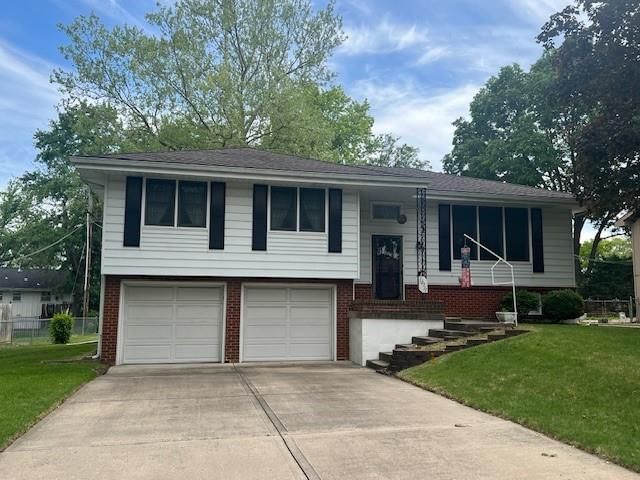 10711 W 92nd Street, Overland Park, KS