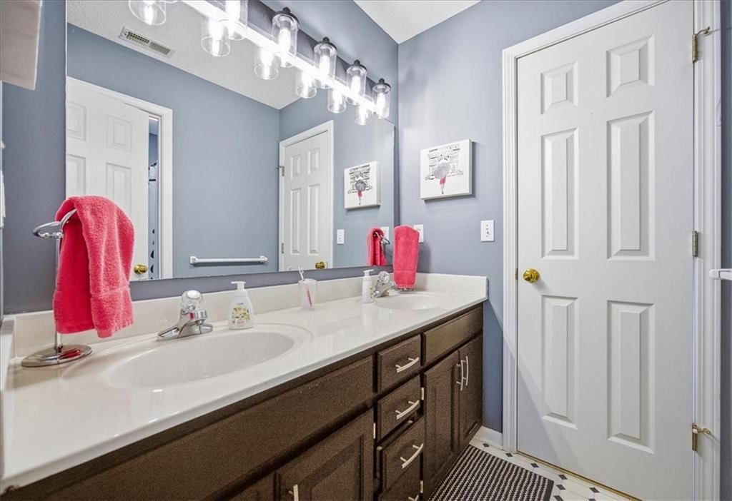 5404 W 153rd Street — photo 17