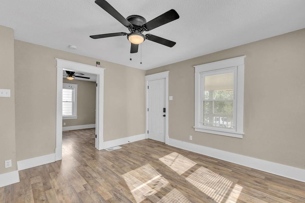 3142 Felix Street — photo 8