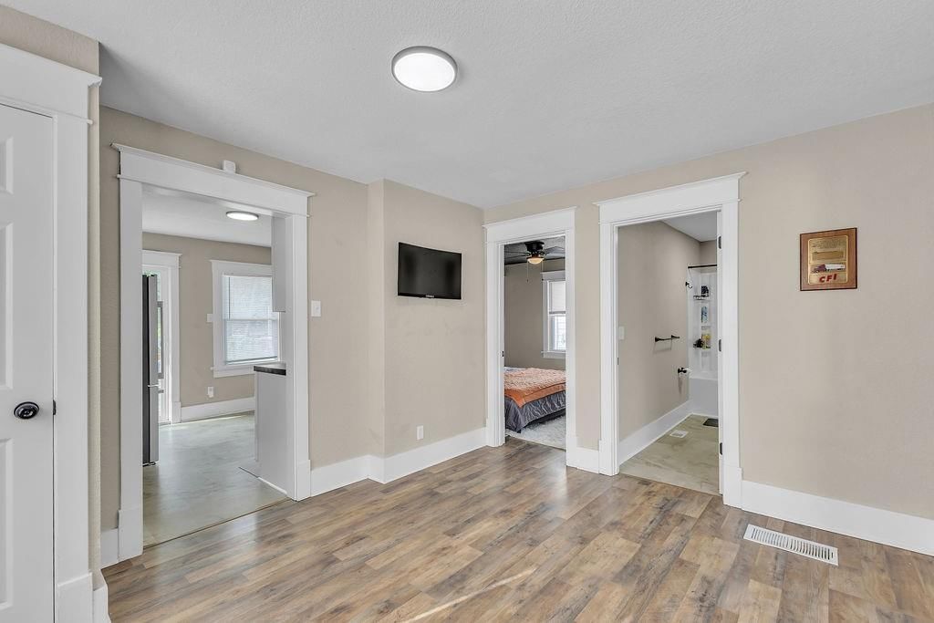 3142 Felix Street — photo 9