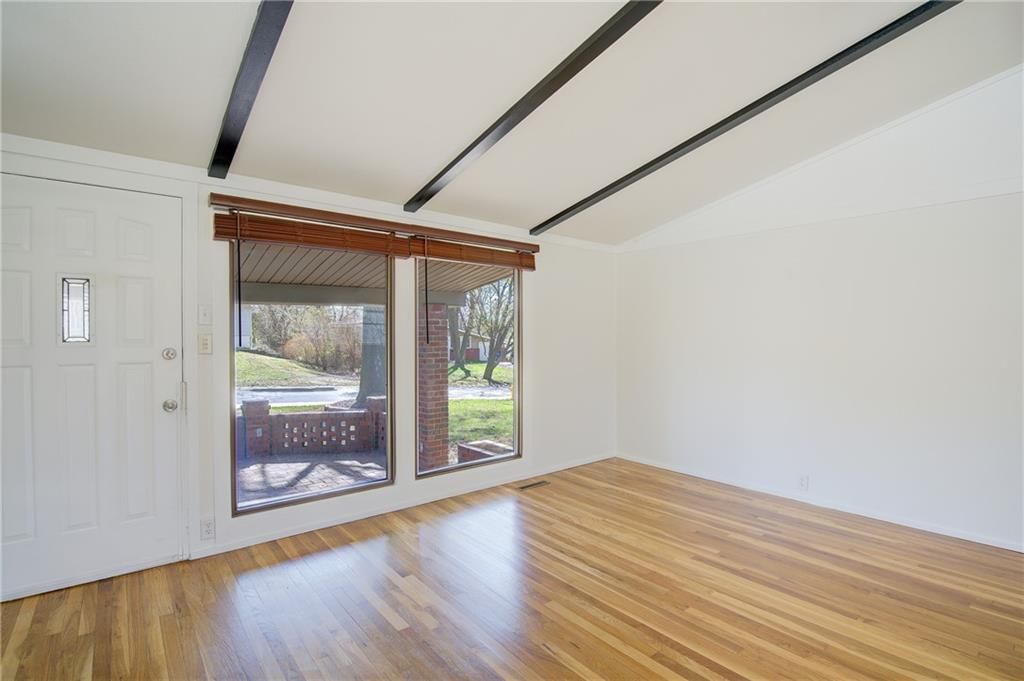 5916 N Michigan Avenue — photo 8