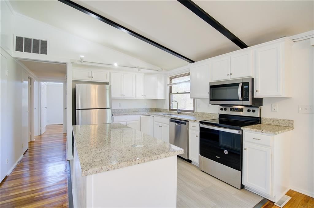 5916 N Michigan Avenue — photo 9