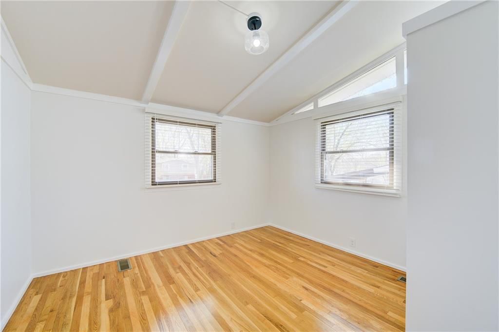 5916 N Michigan Avenue — photo 15