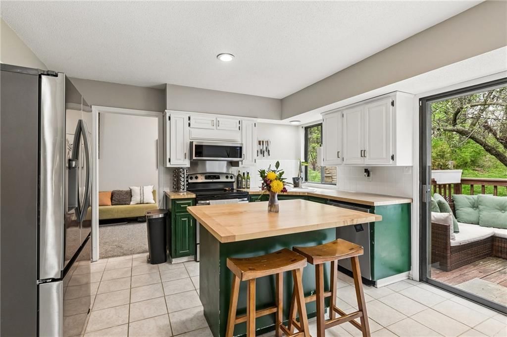 3509 Apple Tree Lane — photo 9