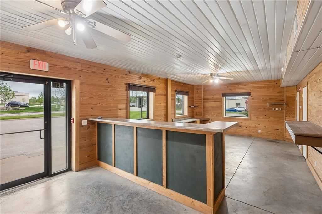 990 Premier Drive — photo 10