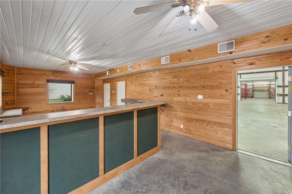 990 Premier Drive — photo 11